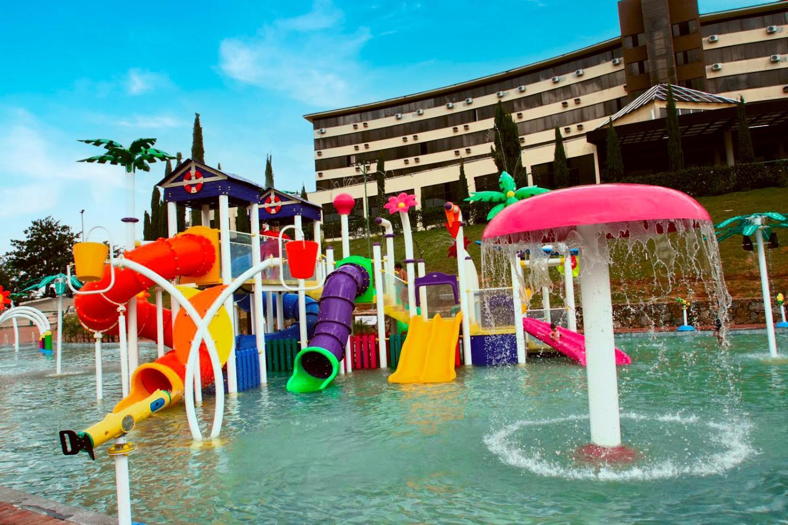 Golden Park All Inclusive Poços de Caldas Buitenkant foto Water park at the hotel